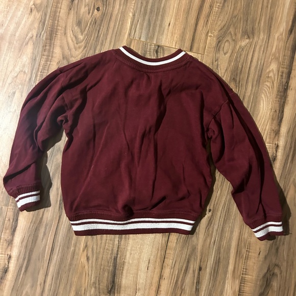 Howard’s alumni sweater - Picture 3 of 3